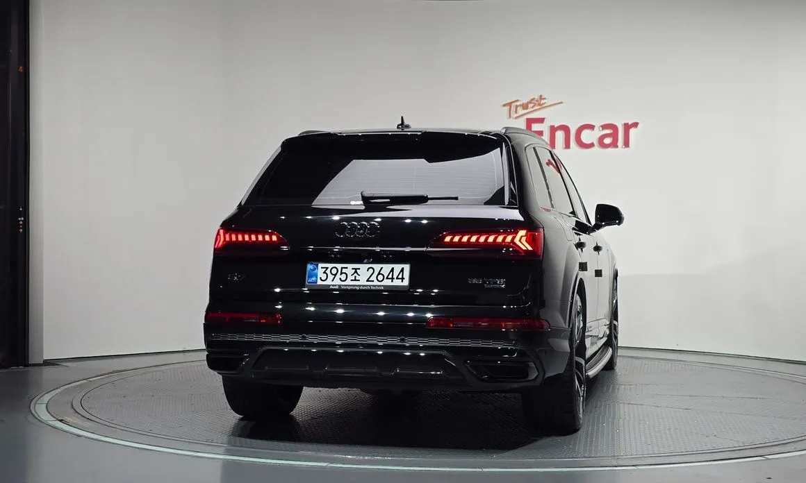 Audi Q7 — фото 5