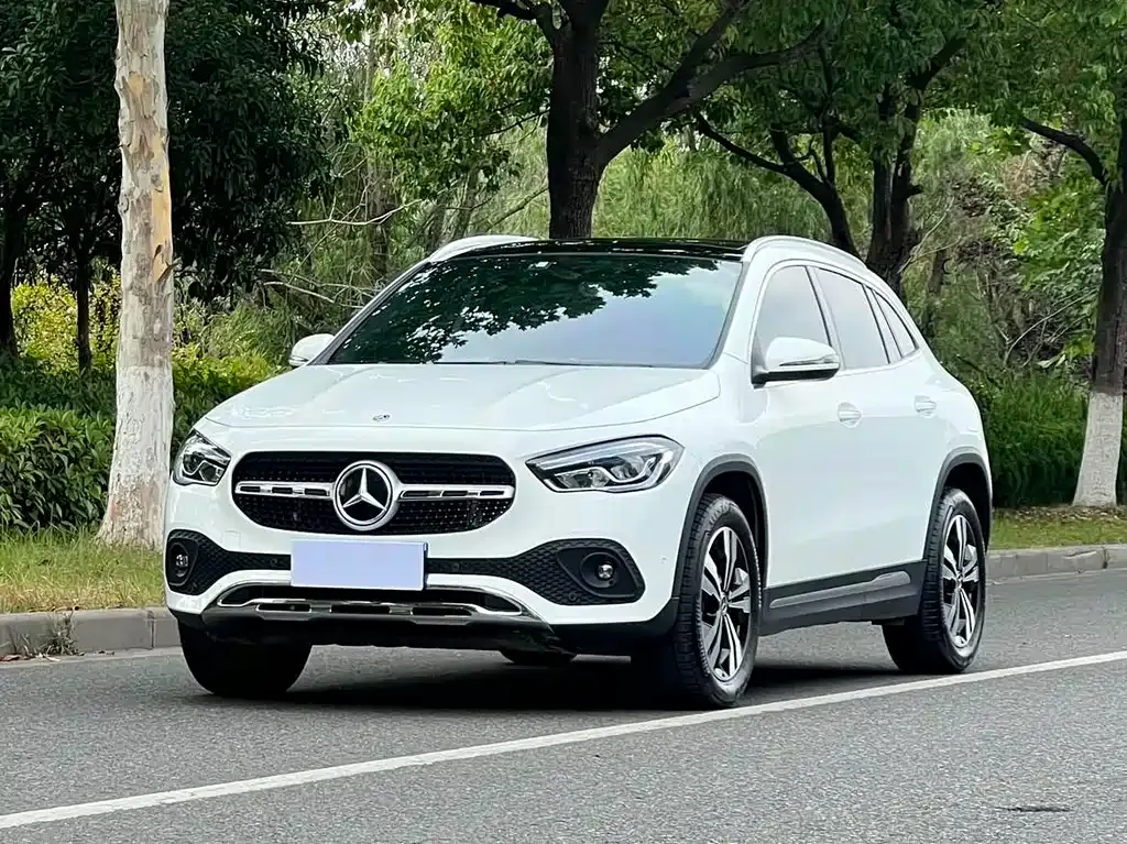 Mercedes-Benz GLA — фото 1