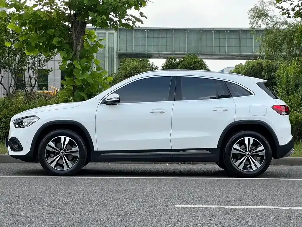 Mercedes-Benz GLA — фото 8