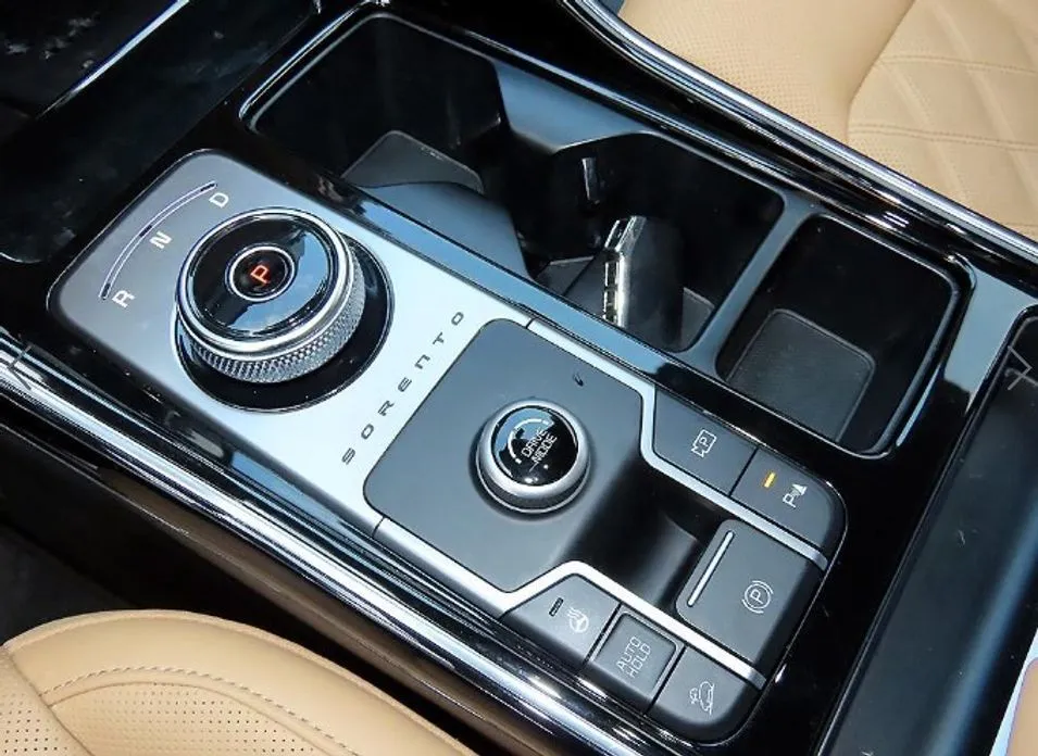 Kia Sorento — фото 9
