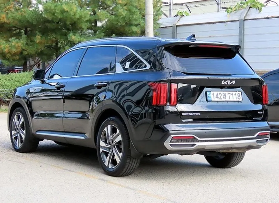 Kia Sorento — фото 7
