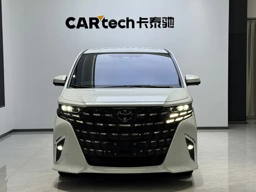 Toyota Alphard — фото 2