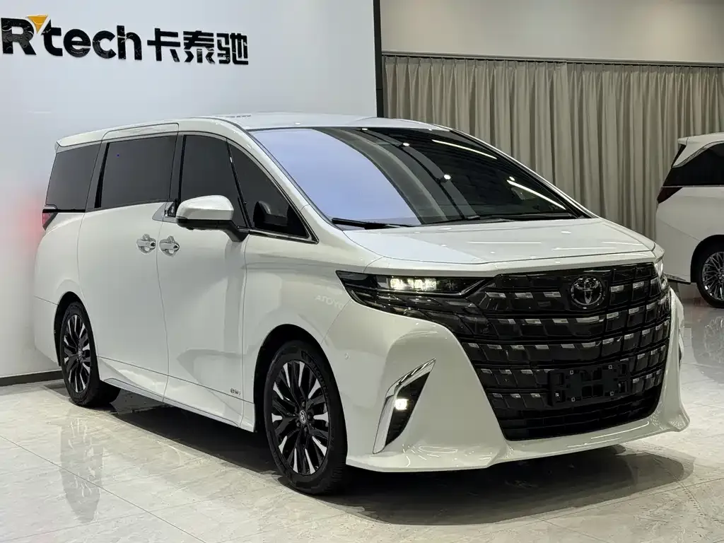 Toyota Alphard — фото 6