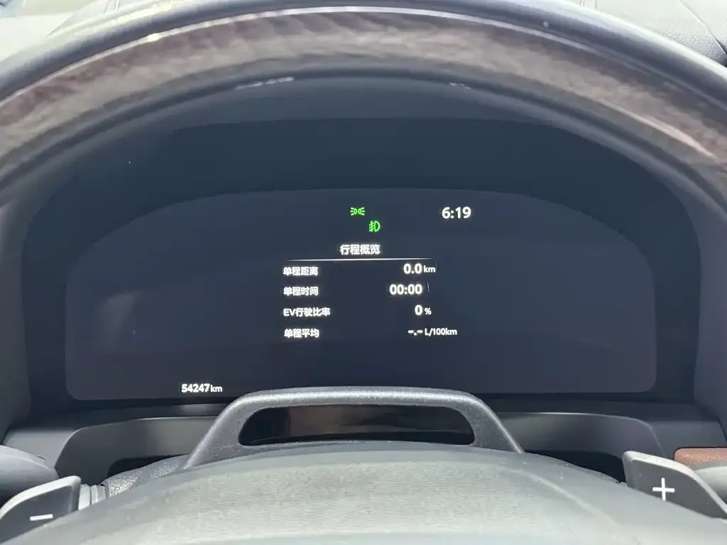 Toyota Alphard — фото 10