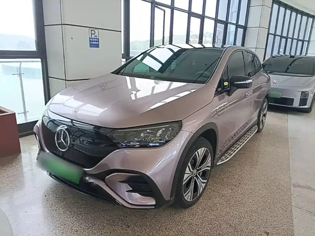 Mercedes-Benz EQE SUV — фото 1
