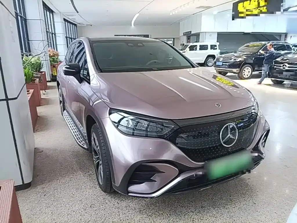 Mercedes-Benz EQE SUV — фото 7