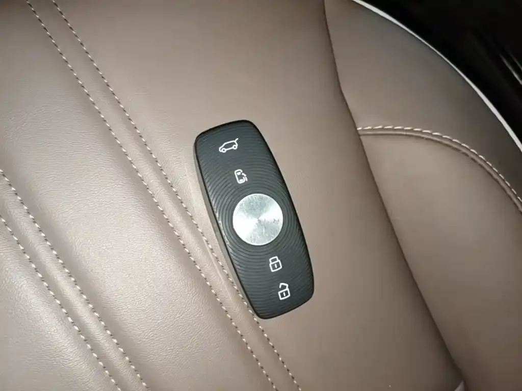 Roewe iMAX8 — фото 1