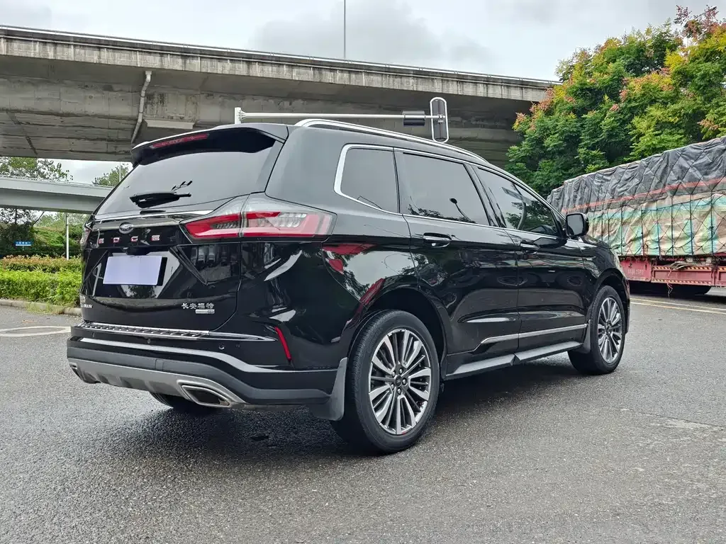 Ford Edge — фото 4