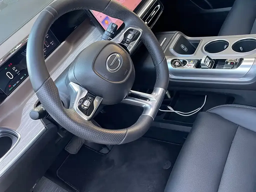 GAC Motor Trumpchi E8 — фото 3
