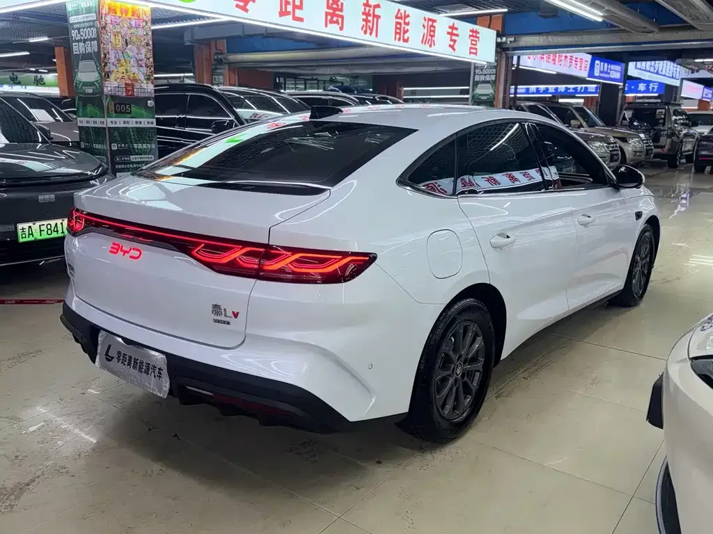 BYD Qin L — фото 7