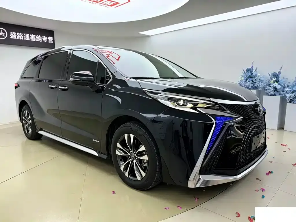 Toyota Granvia — фото 9