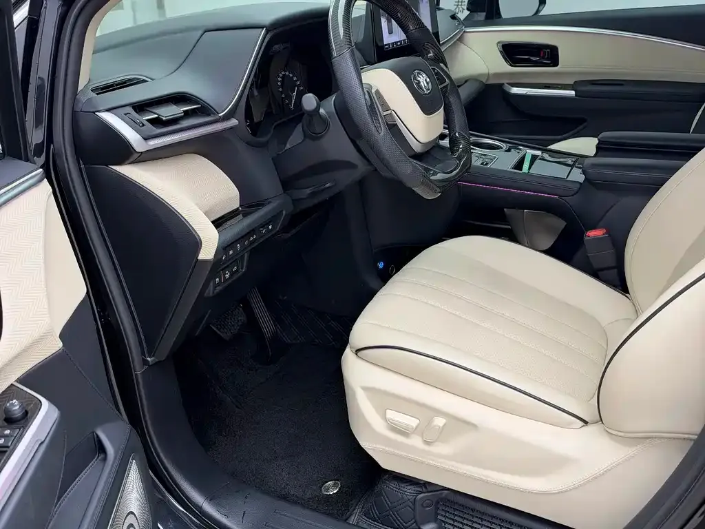Toyota Granvia — фото 6
