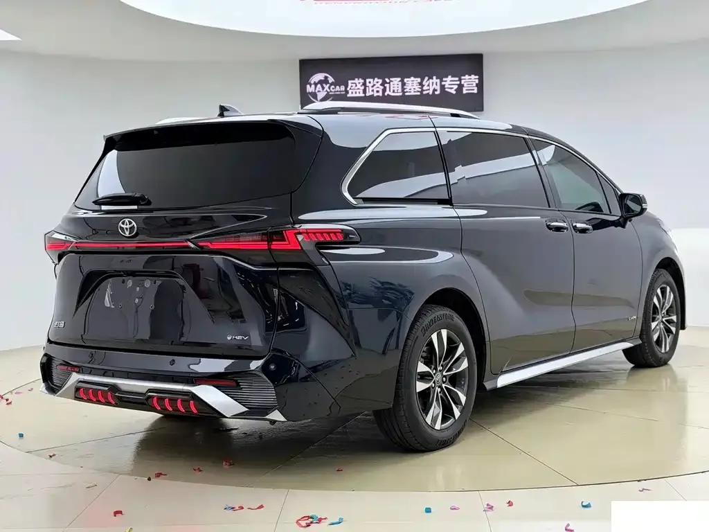 Toyota Granvia — фото 5