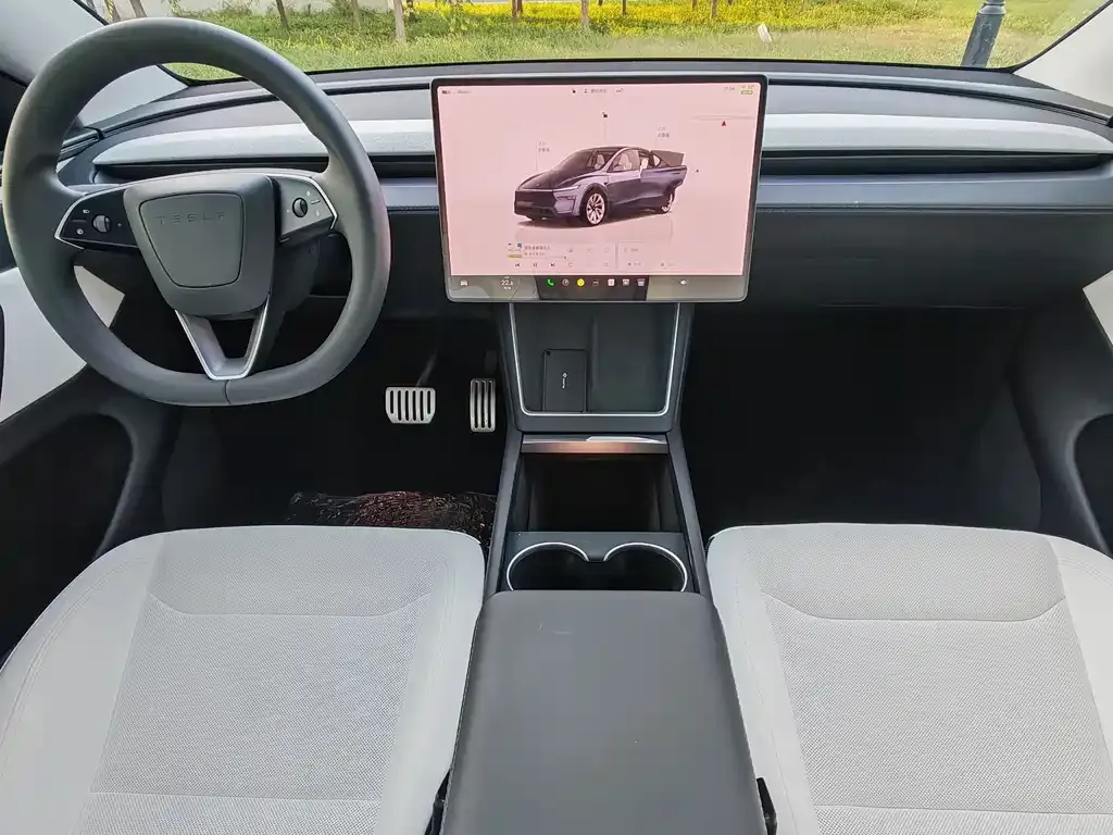 Tesla Model Y — фото 2