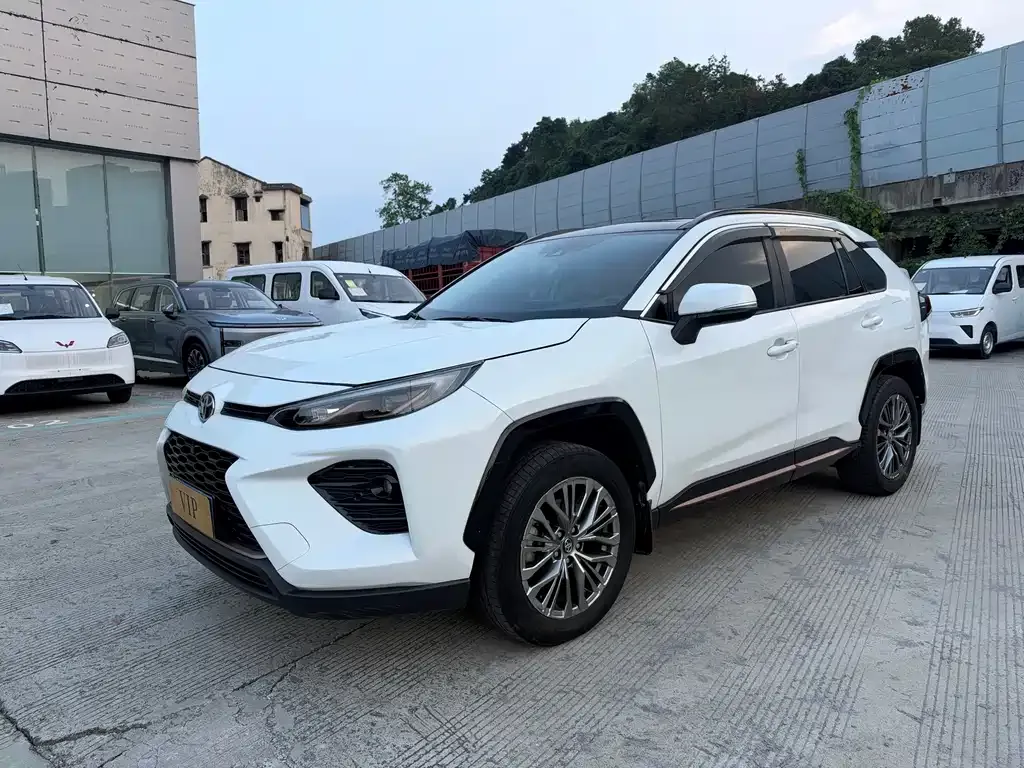 Toyota Wildlander — фото 1