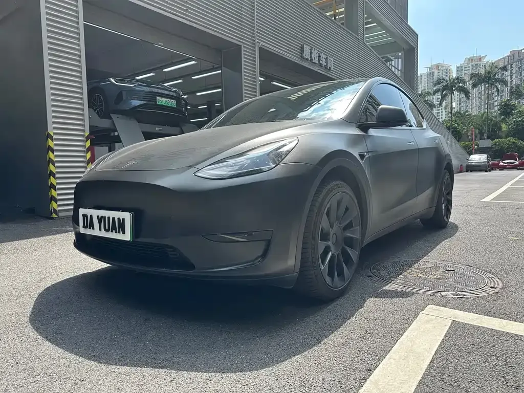 Tesla Model Y — фото 1
