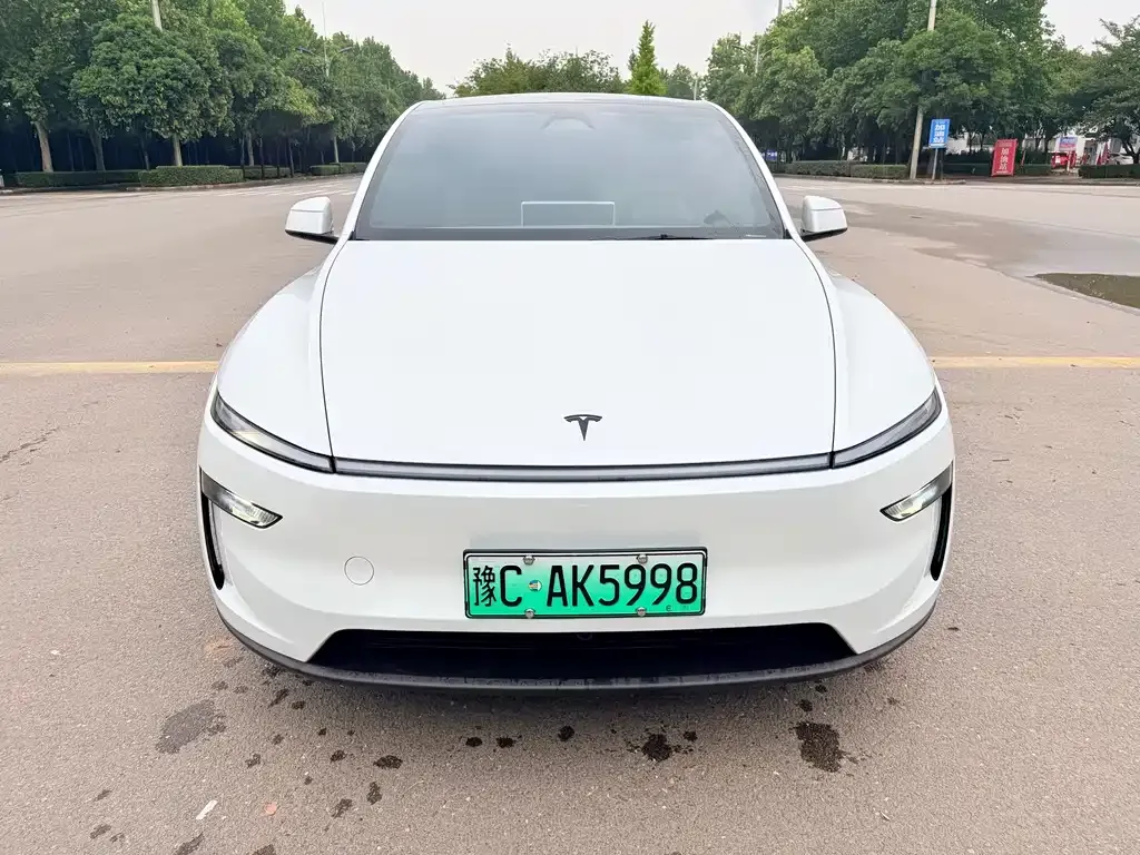 Tesla Model Y — фото 7