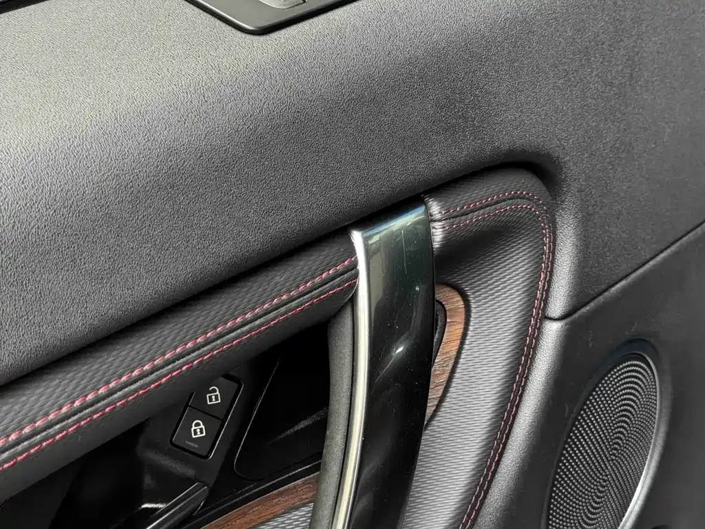 Land Rover Discovery Sport — фото 10