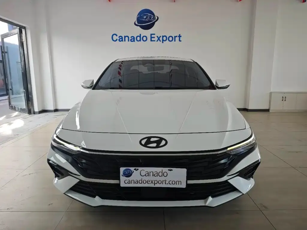 Hyundai Elantra — фото 1