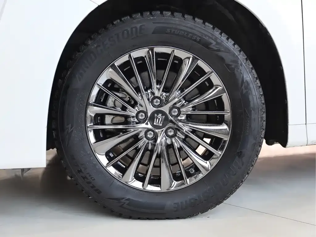 Toyota Vellfire — фото 4