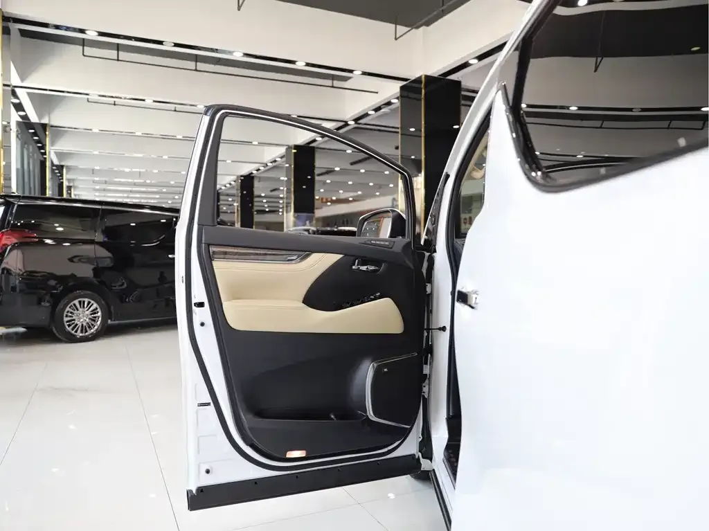 Toyota Vellfire — фото 5
