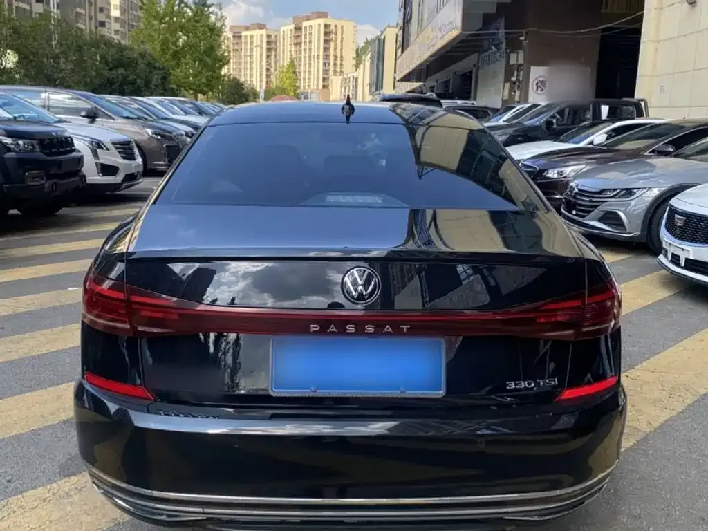 Volkswagen Passat — фото 10