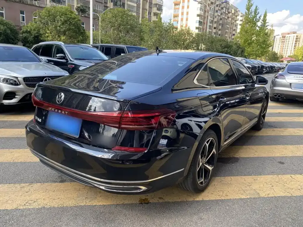 Volkswagen Passat — фото 8