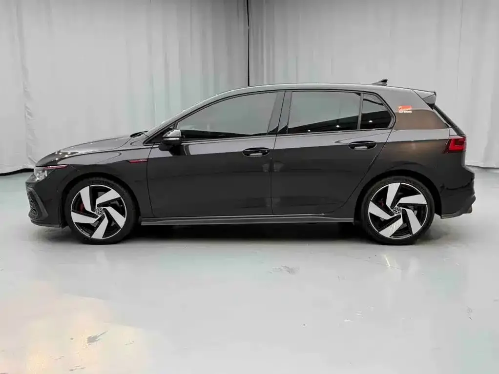 Volkswagen Golf GTI — фото 8