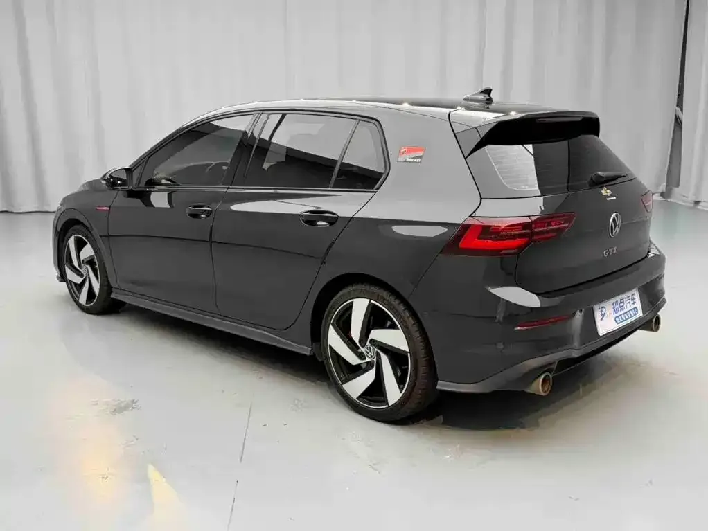 Volkswagen Golf GTI — фото 2