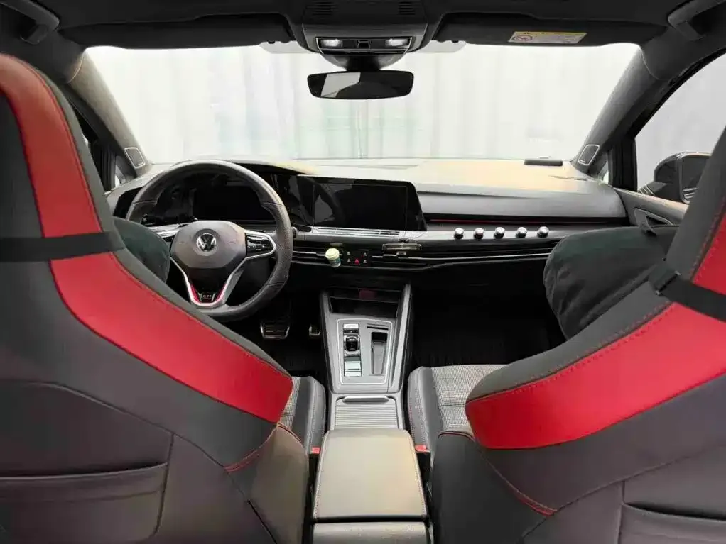Volkswagen Golf GTI — фото 4