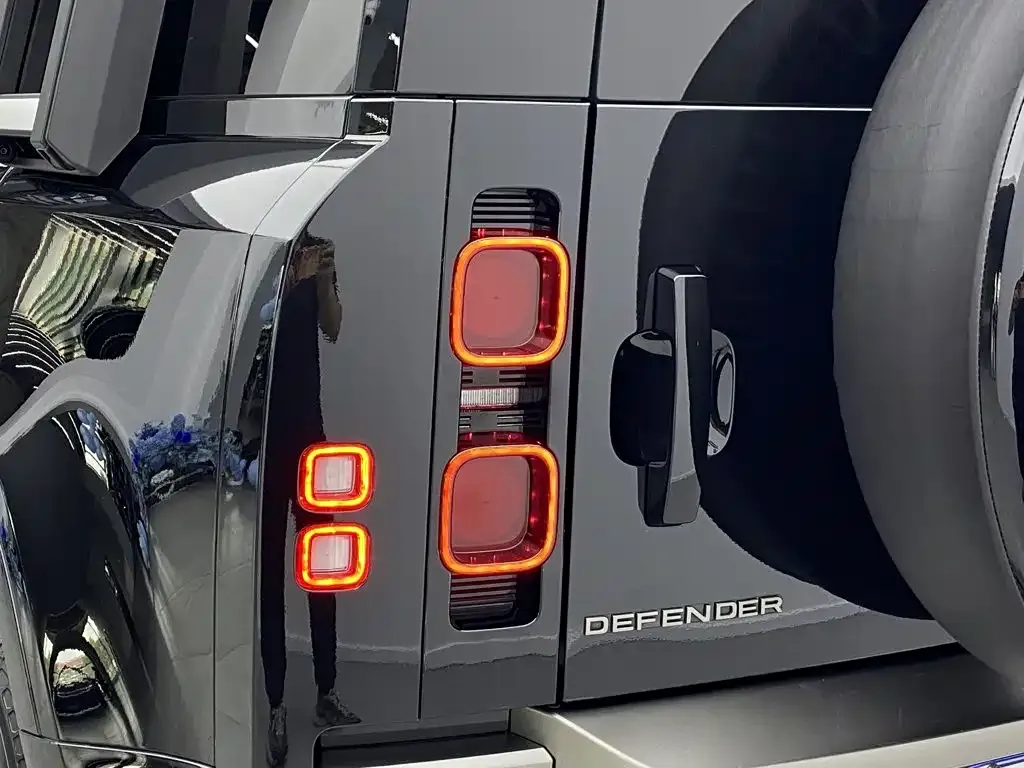 Land Rover Defender — фото 3