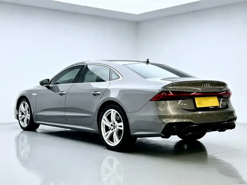 Audi A7L — фото 2
