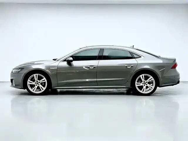 Audi A7L — фото 5