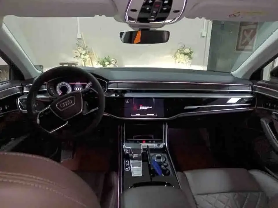 Audi A8 — фото 6