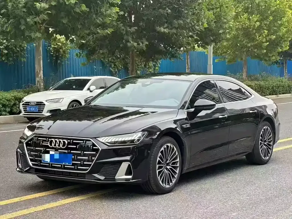 Audi A7L — фото 1