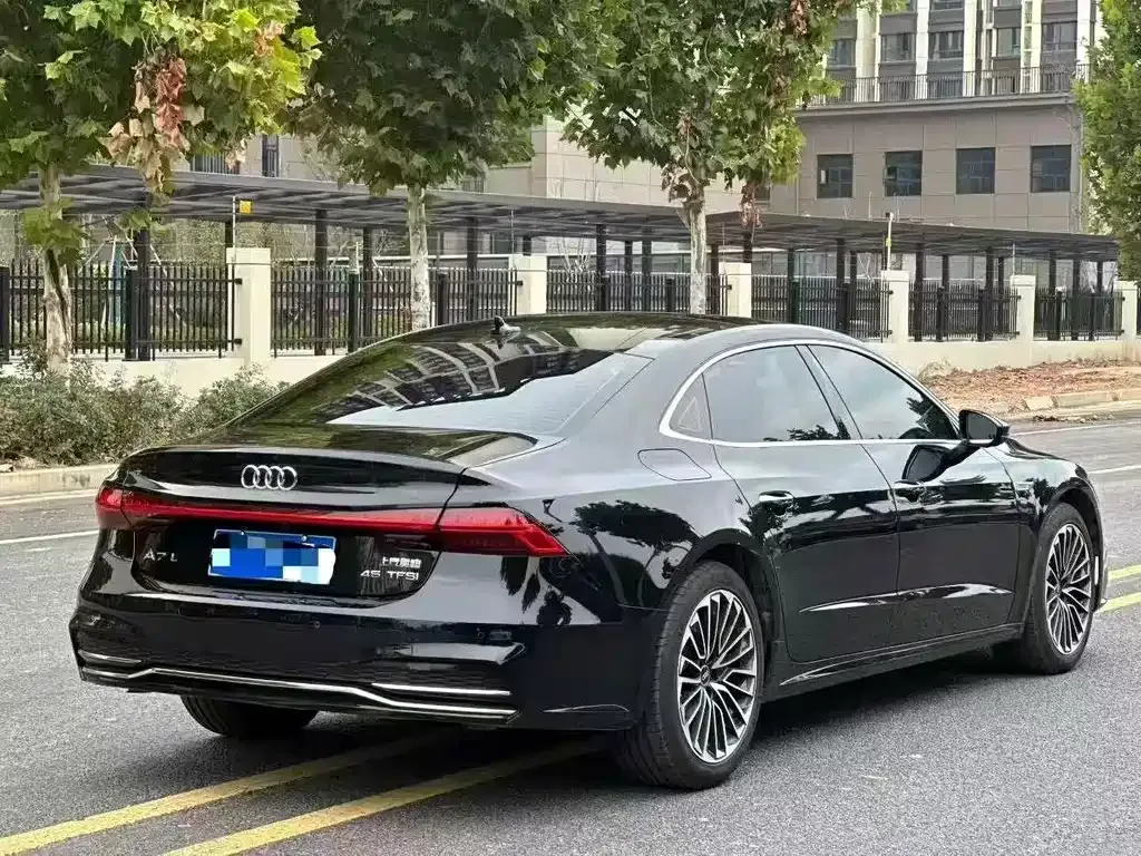 Audi A7L — фото 6