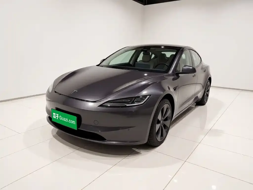 Tesla Model 3 — фото 1