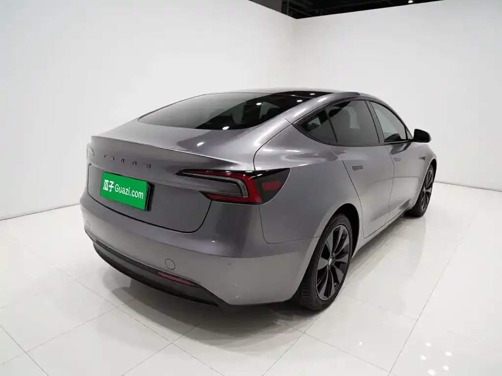 Tesla Model 3 — фото 8