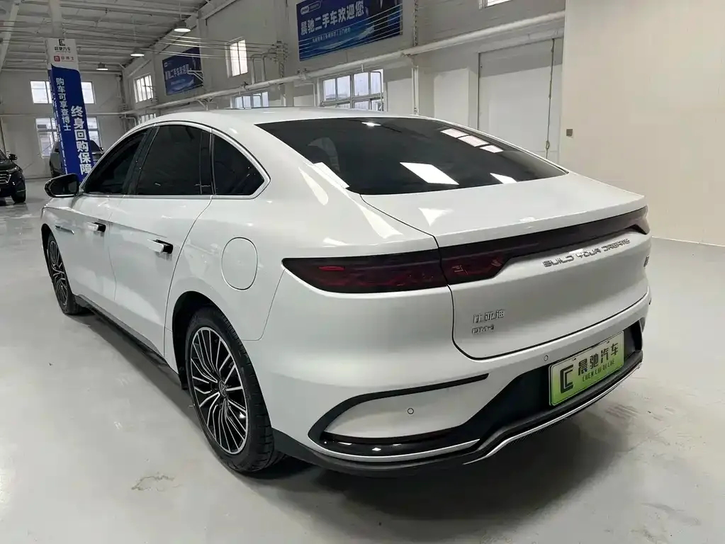 BYD Han — фото 10