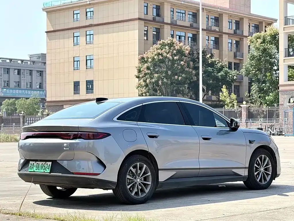 BYD Qin L — фото 9