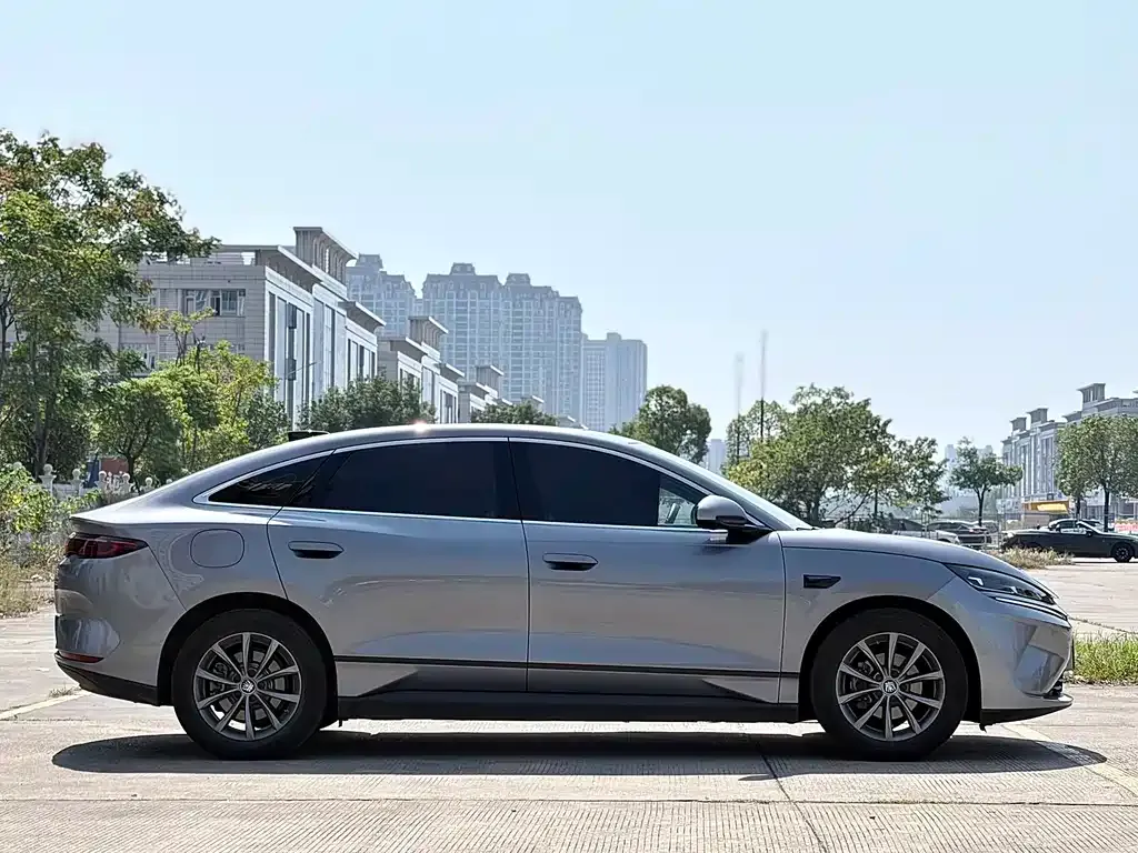 BYD Qin L — фото 2