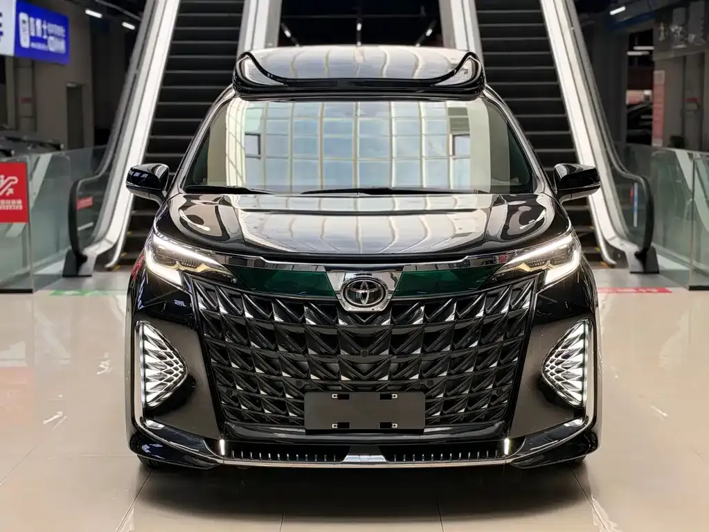 Toyota Granvia — фото 5