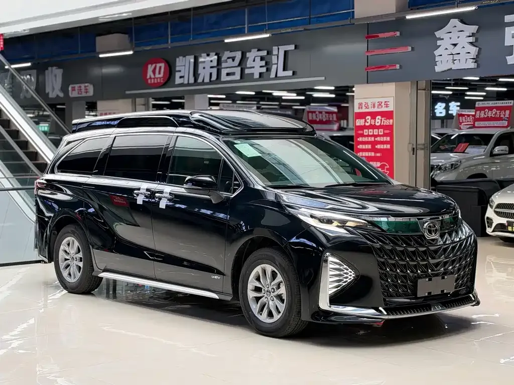 Toyota Granvia — фото 7