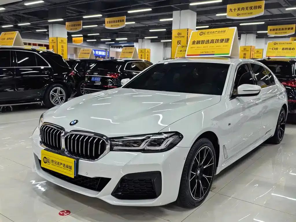BMW 5 Series — фото 1