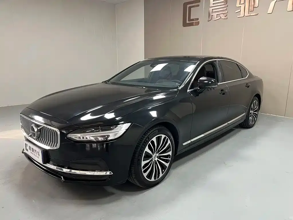 Volvo S90 — фото 1