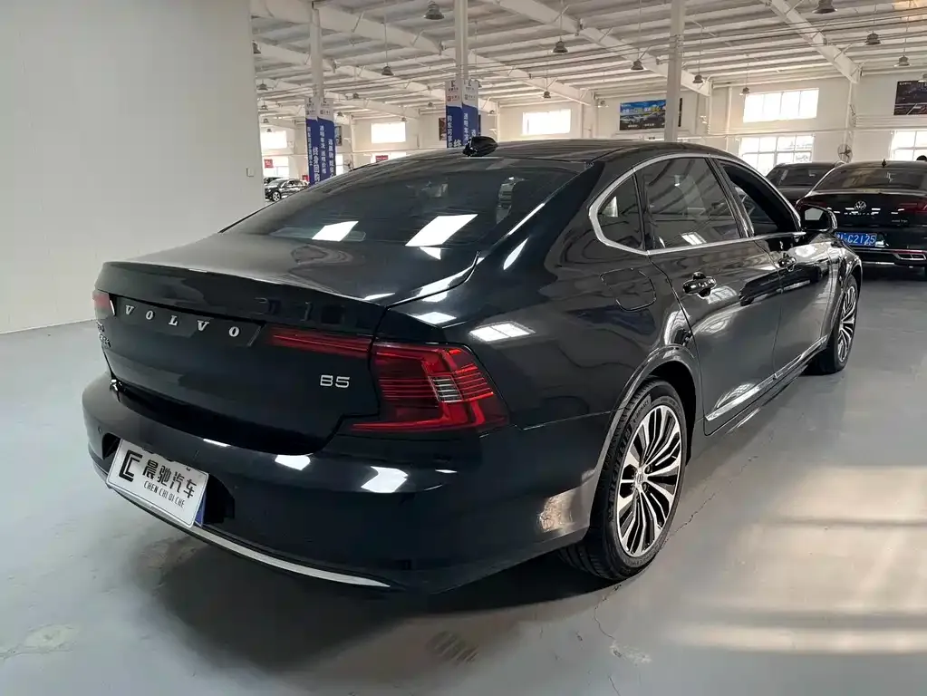 Volvo S90 — фото 8