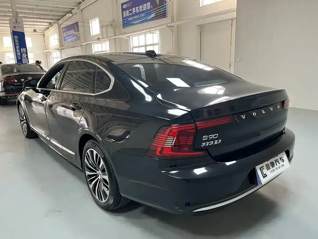 Volvo S90 — фото 9