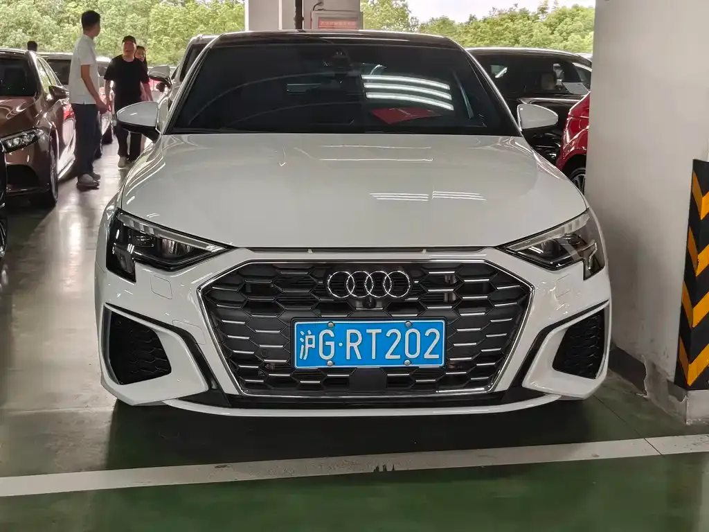 Audi A3 — фото 1