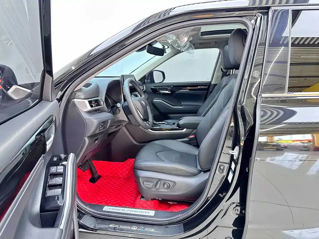 Toyota Highlander — фото 10