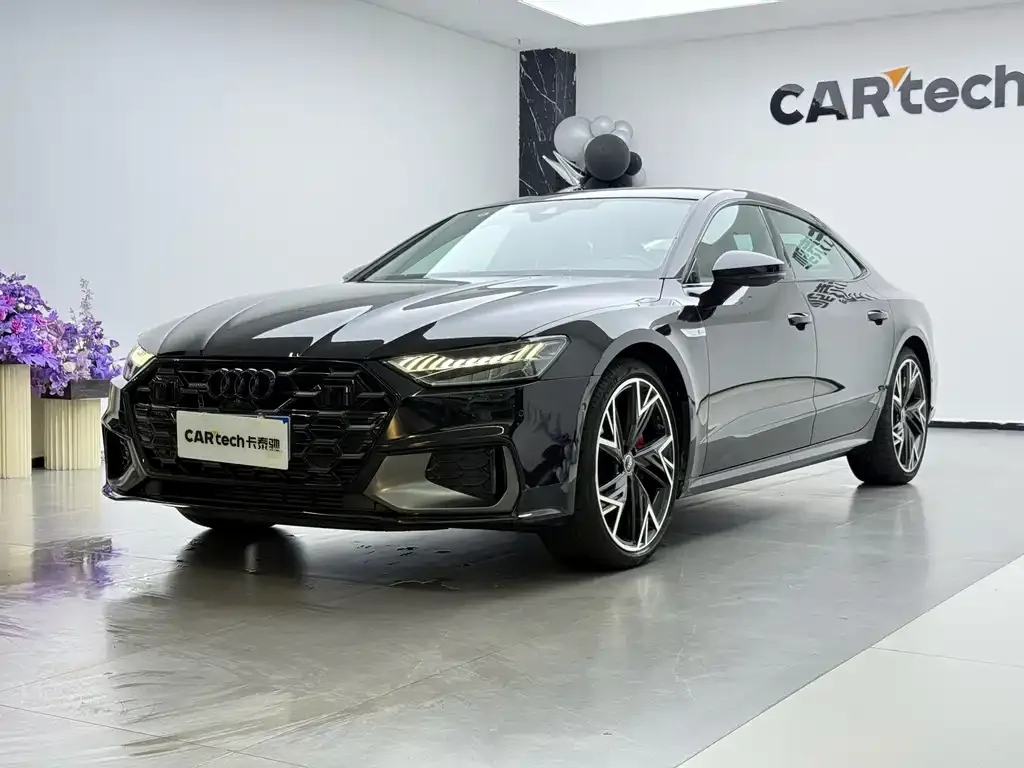 Audi A7L — фото 1